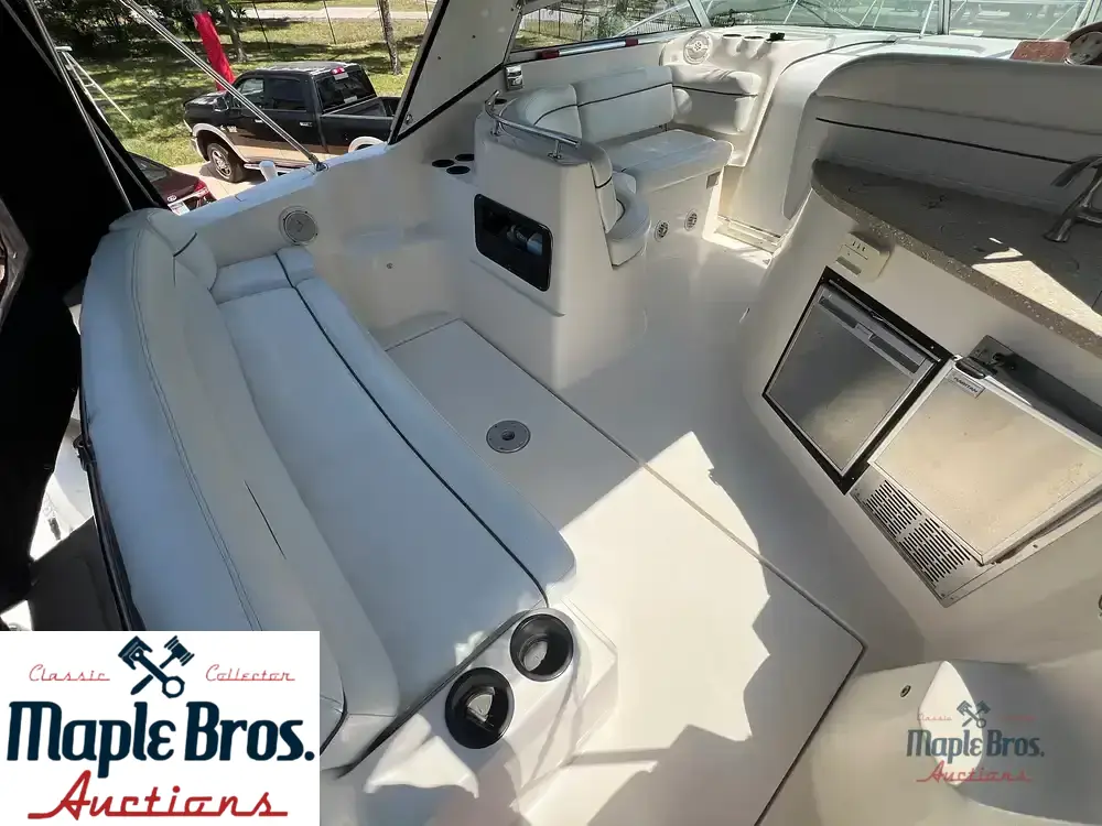 2005 Rinker 342 Fiesta Vee