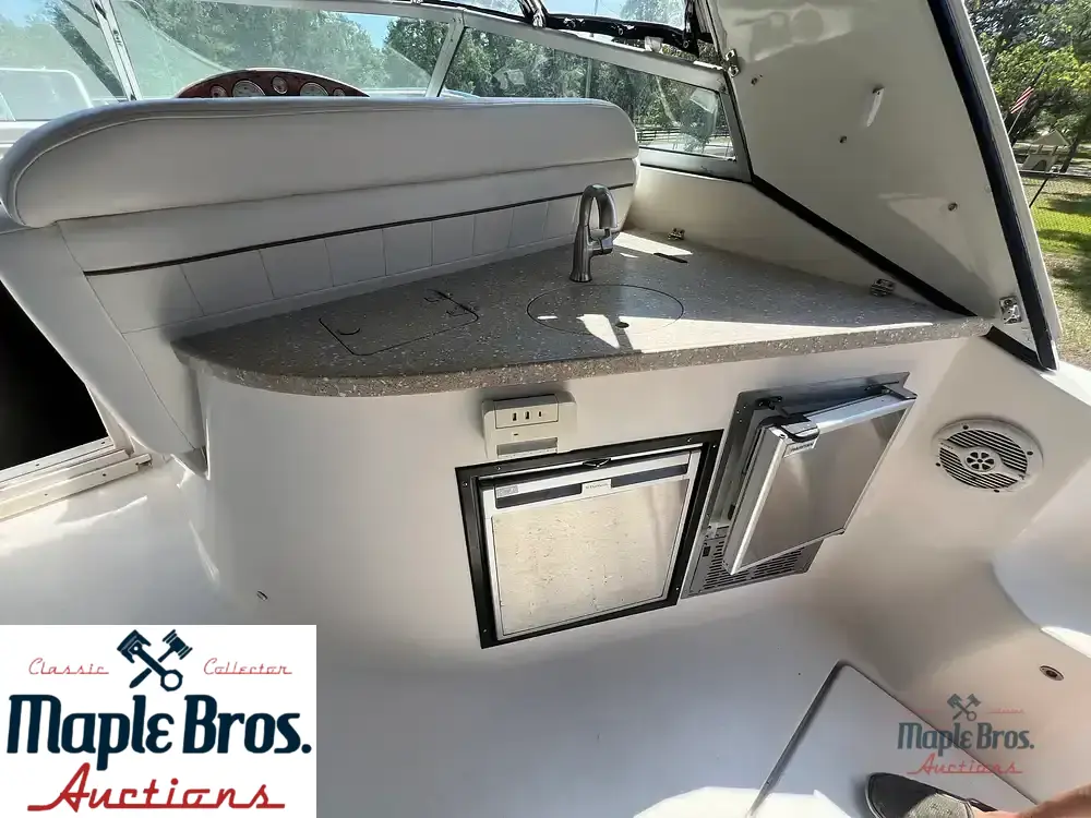 2005 Rinker 342 Fiesta Vee