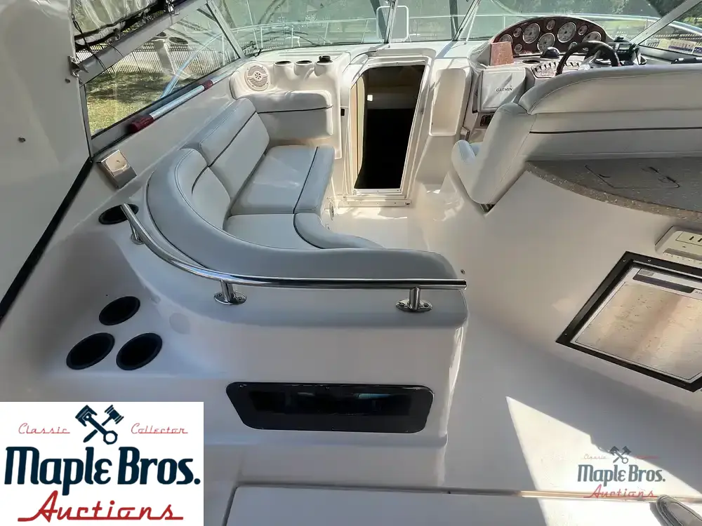 2005 Rinker 342 Fiesta Vee
