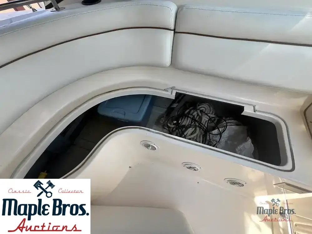 2005 Rinker 342 Fiesta Vee