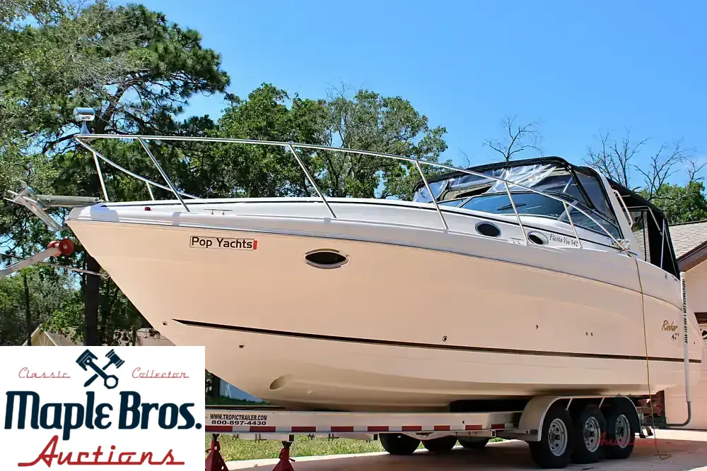 2005 Rinker 342 Fiesta Vee