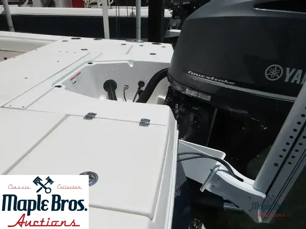 2018 Robalo 246 Cayman SD