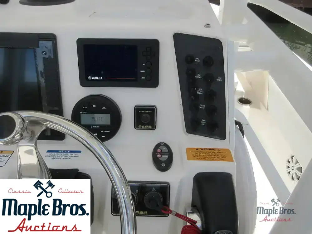 2018 Robalo 246 Cayman SD