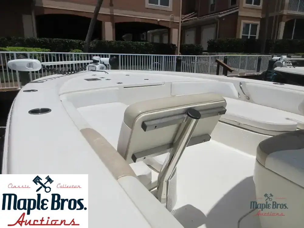2018 Robalo 246 Cayman SD