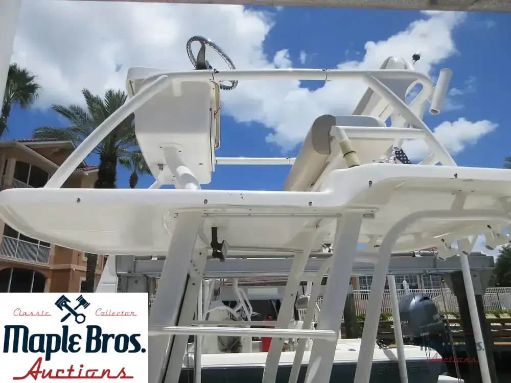 2018 Robalo 246 Cayman SD