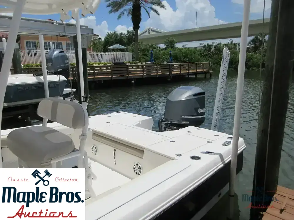 2018 Robalo 246 Cayman SD
