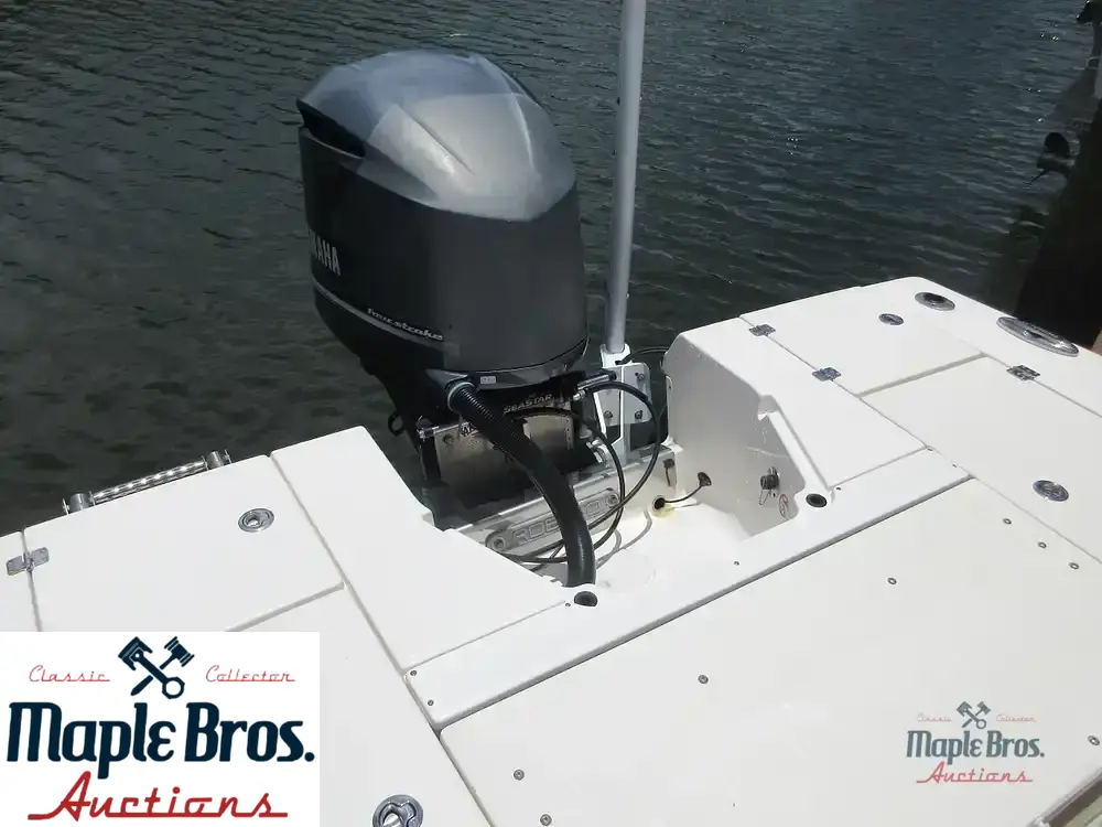 2018 Robalo 246 Cayman SD
