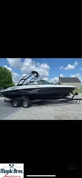 2021 Monterey M22
