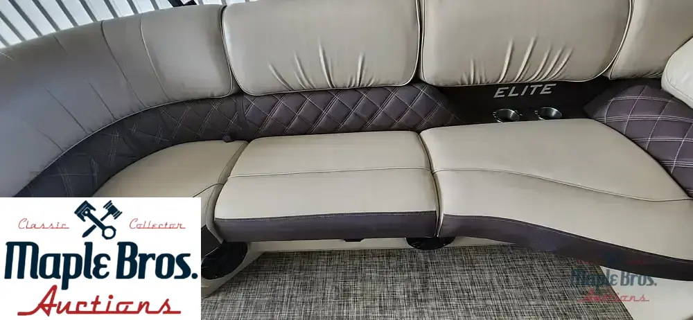 2021 SunCatcher Elite 322C Saltwater Series
