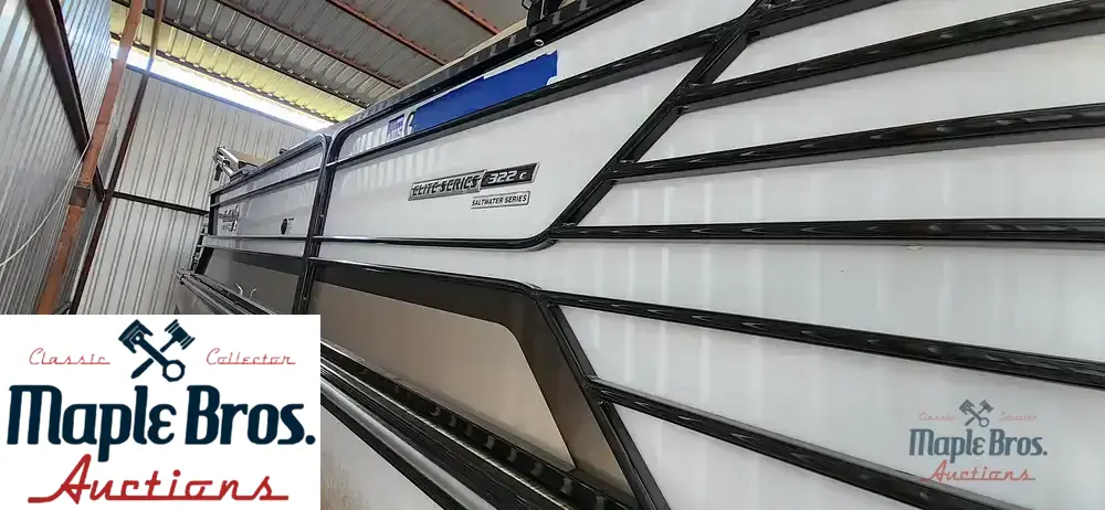 2021 SunCatcher Elite 322C Saltwater Series