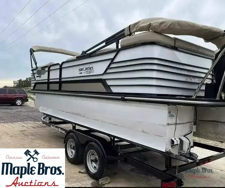 2021 SunCatcher Elite 322C Saltwater Series