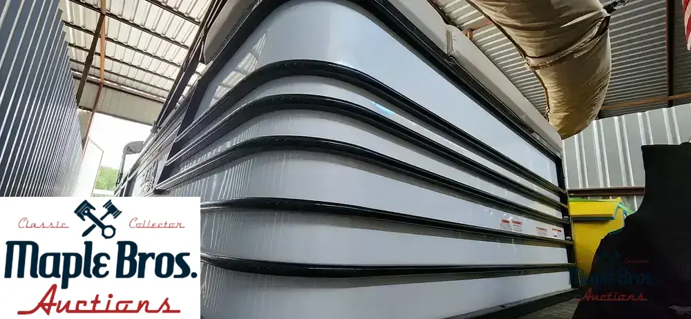 2021 SunCatcher Elite 322C Saltwater Series
