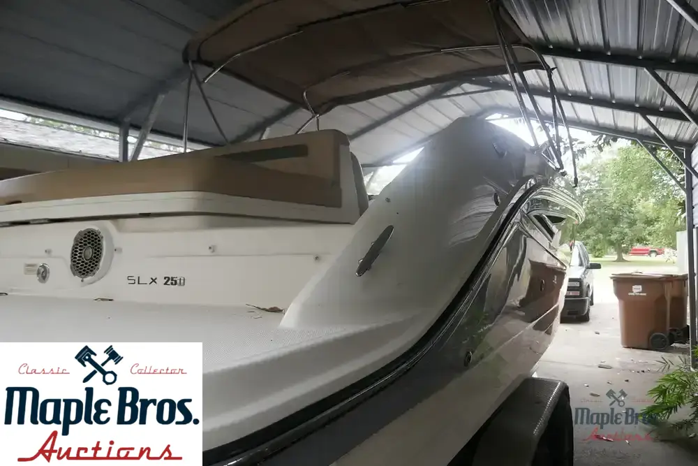 2017 Sea Ray SLX 250