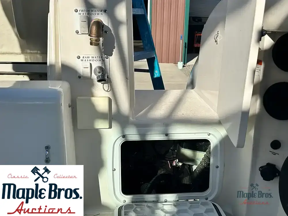 2005 Seaswirl Striper 2601 WA
