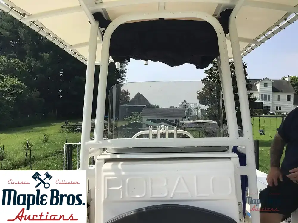 2024 Robalo 202ex