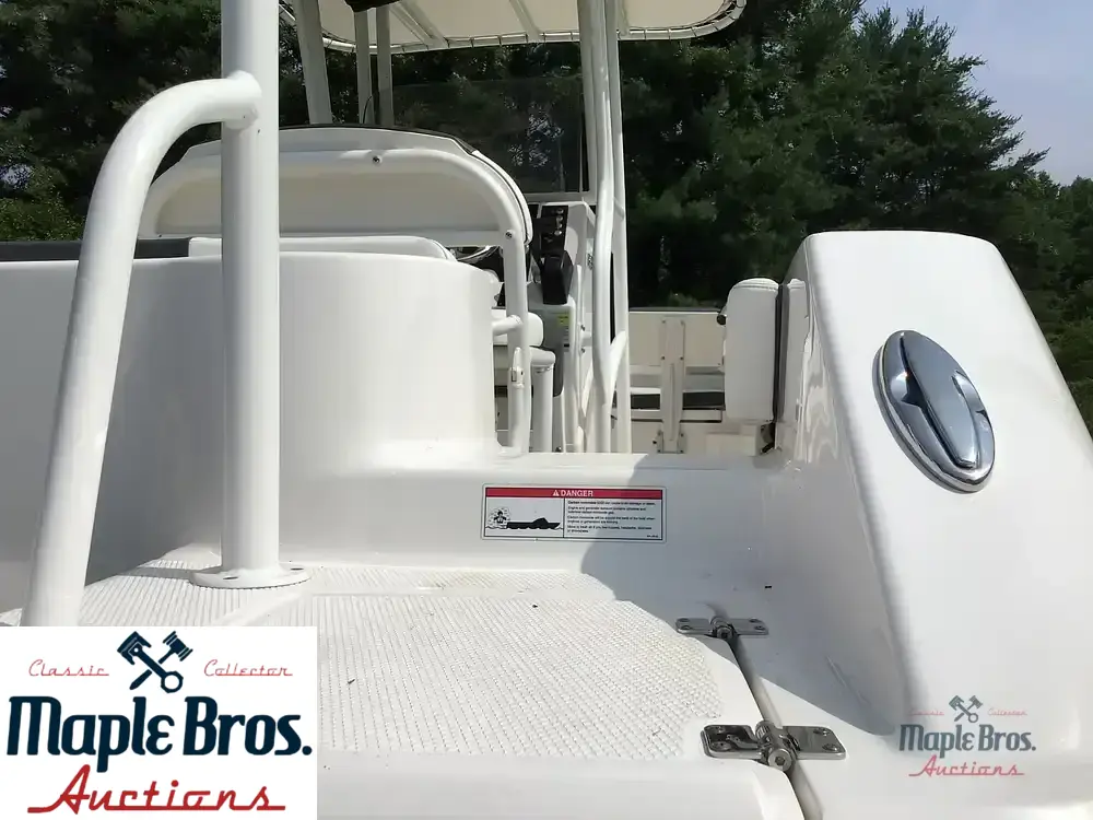 2024 Robalo 202ex