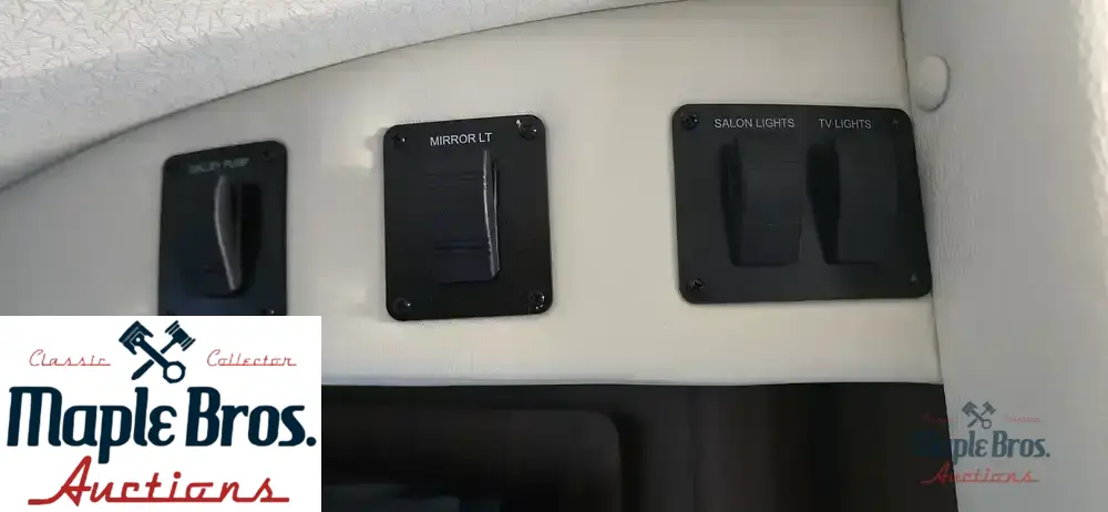 2018 Rinker 290 EX