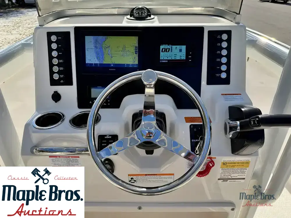 2023 Robalo R222 Explorer