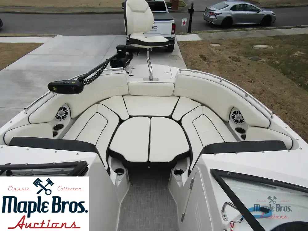 2023 Stingray 231 DC