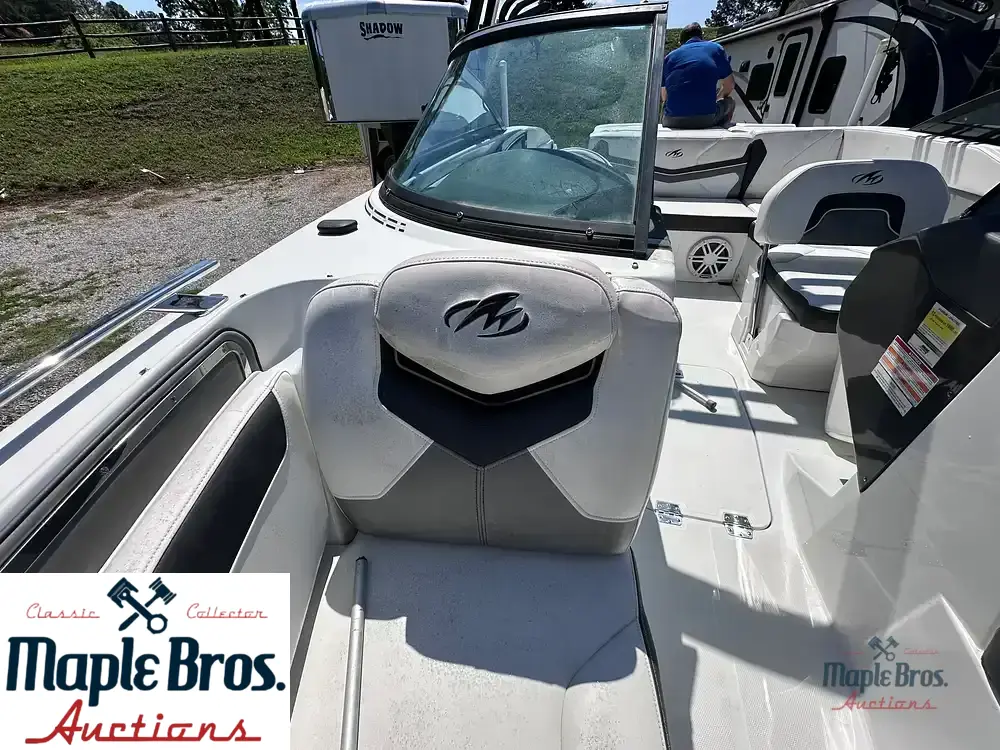 2017 Monterey 238 SS Surf