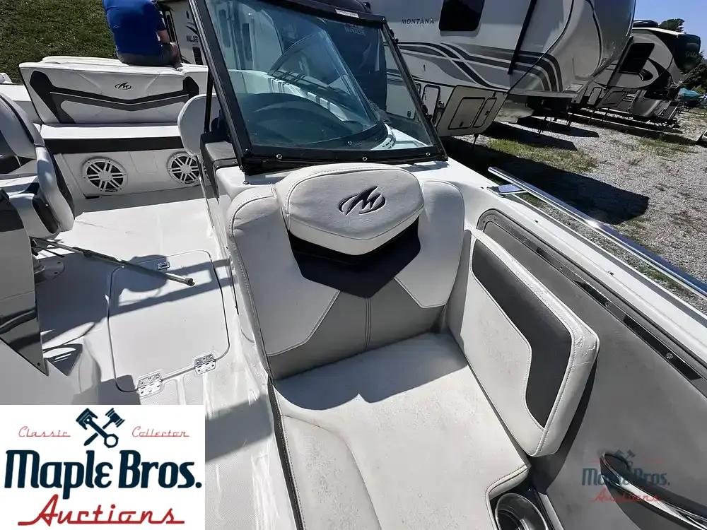 2017 Monterey 238 SS Surf
