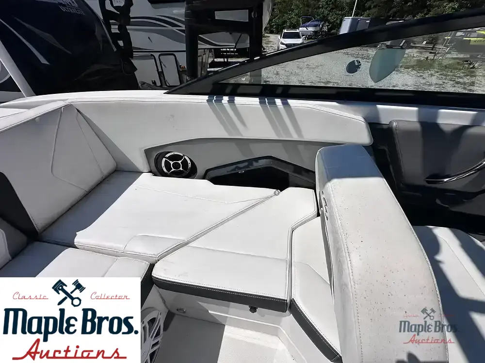2017 Monterey 238 SS Surf