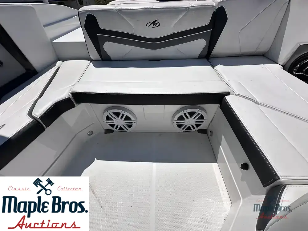 2017 Monterey 238 SS Surf