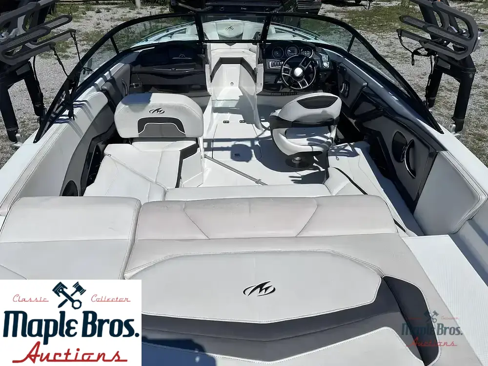 2017 Monterey 238 SS Surf