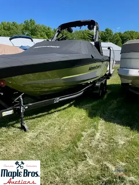2022 Mastercraft XT21