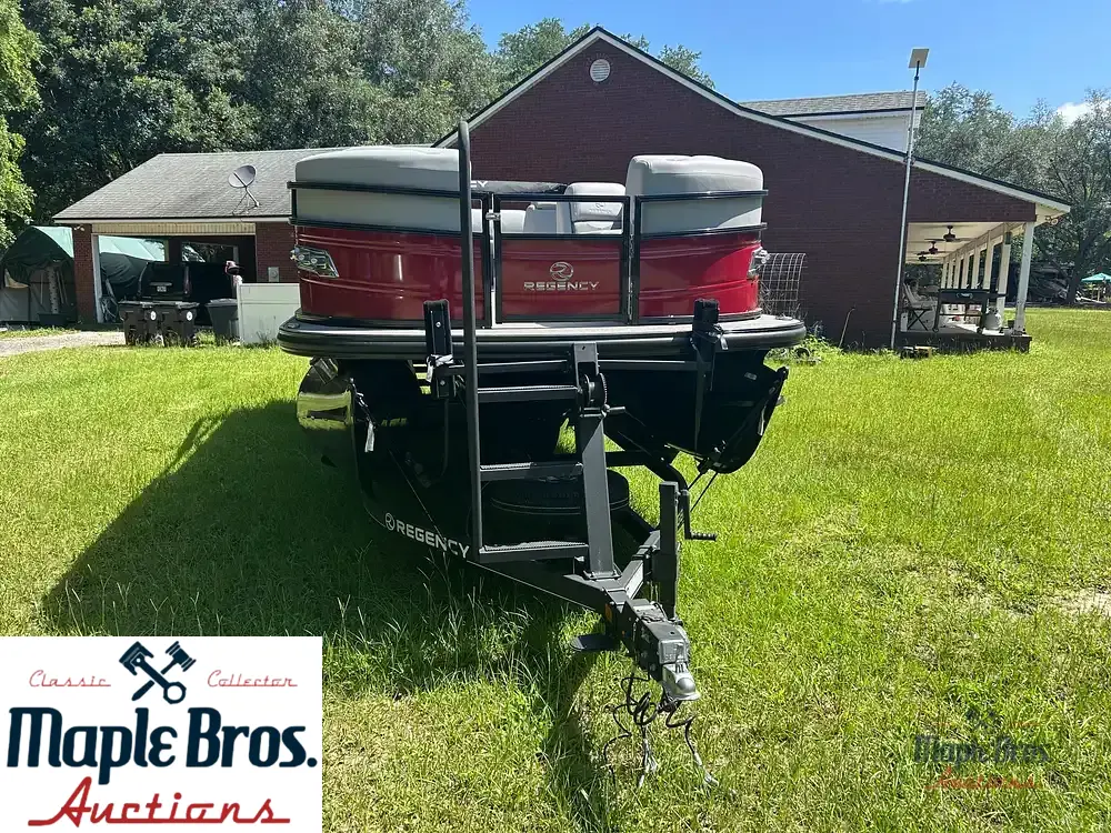 2023 Tracker Regency Series 250 DL3