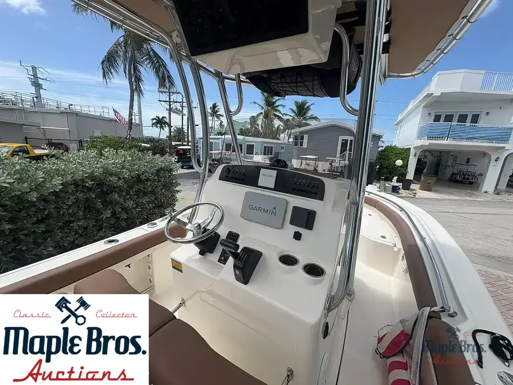 2022 Pioneer 222 Sportfish