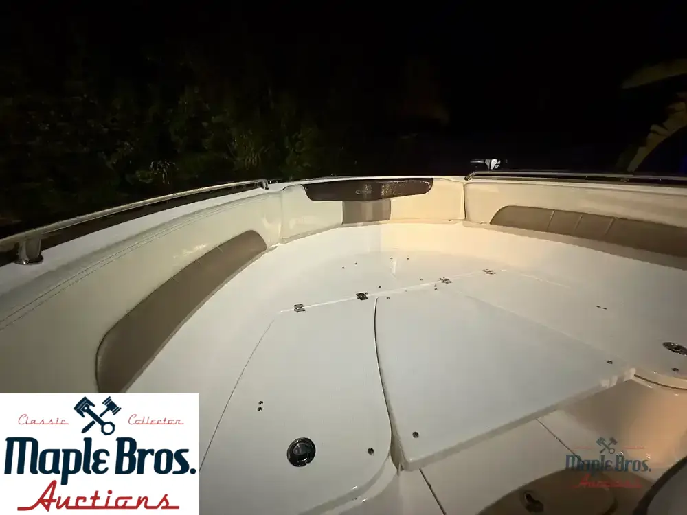 2021 Robalo R222