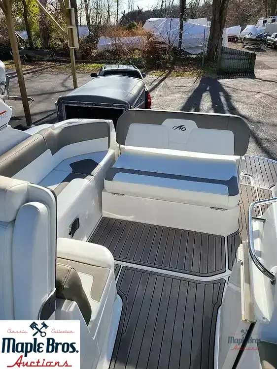 2016 Monterey 295 SY