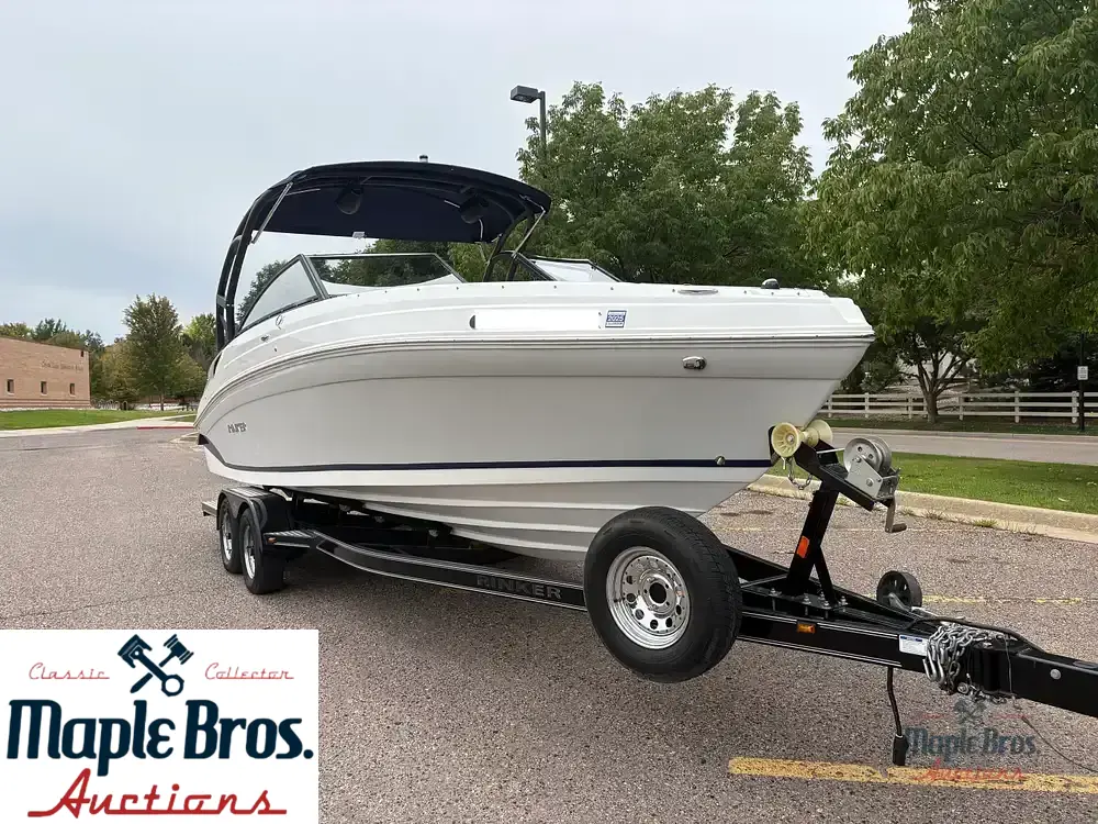 2018 Rinker Q5