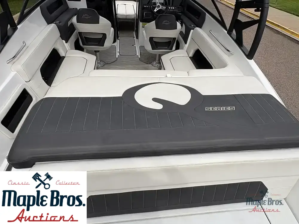 2018 Rinker Q5