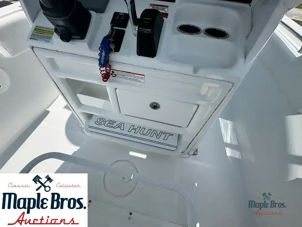 2018 Sea Hunt Ultra 235 SE