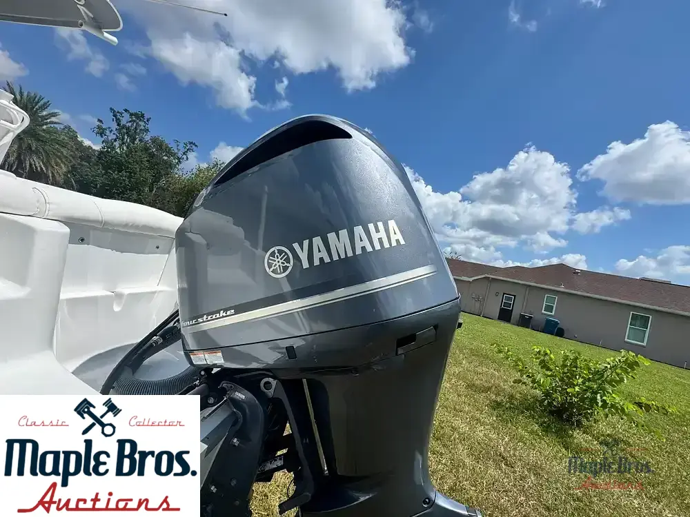 2018 Sea Hunt Ultra 235 SE