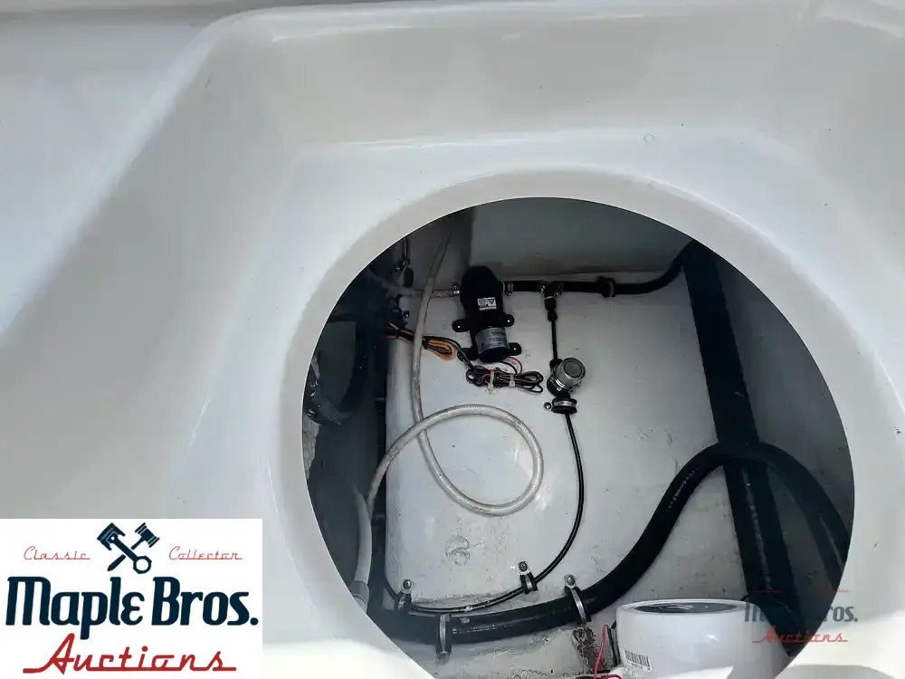 2018 Sea Hunt Ultra 235 SE