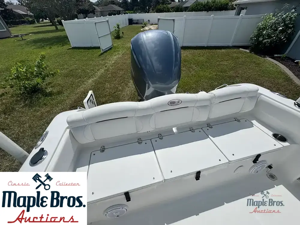 2018 Sea Hunt Ultra 235 SE
