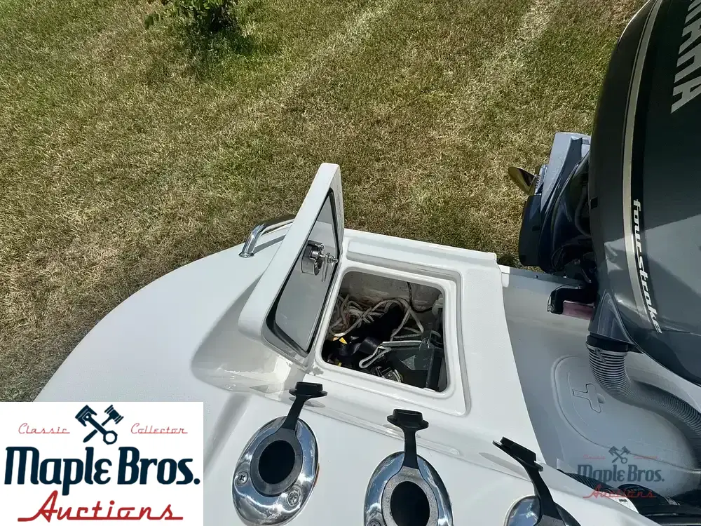 2018 Sea Hunt Ultra 235 SE
