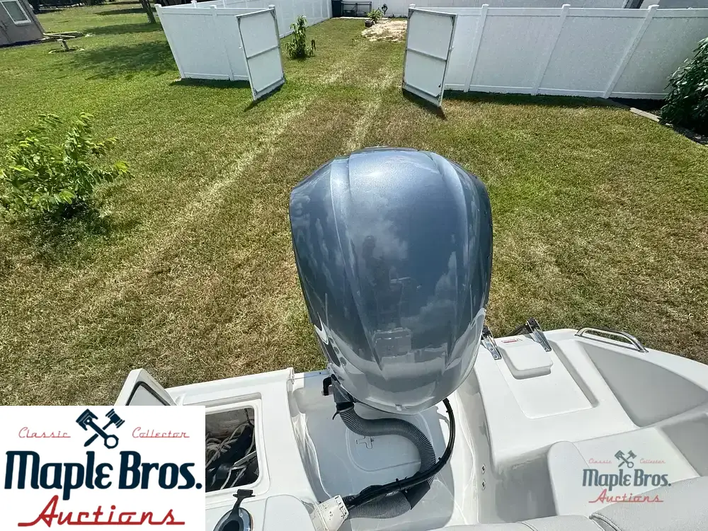 2018 Sea Hunt Ultra 235 SE