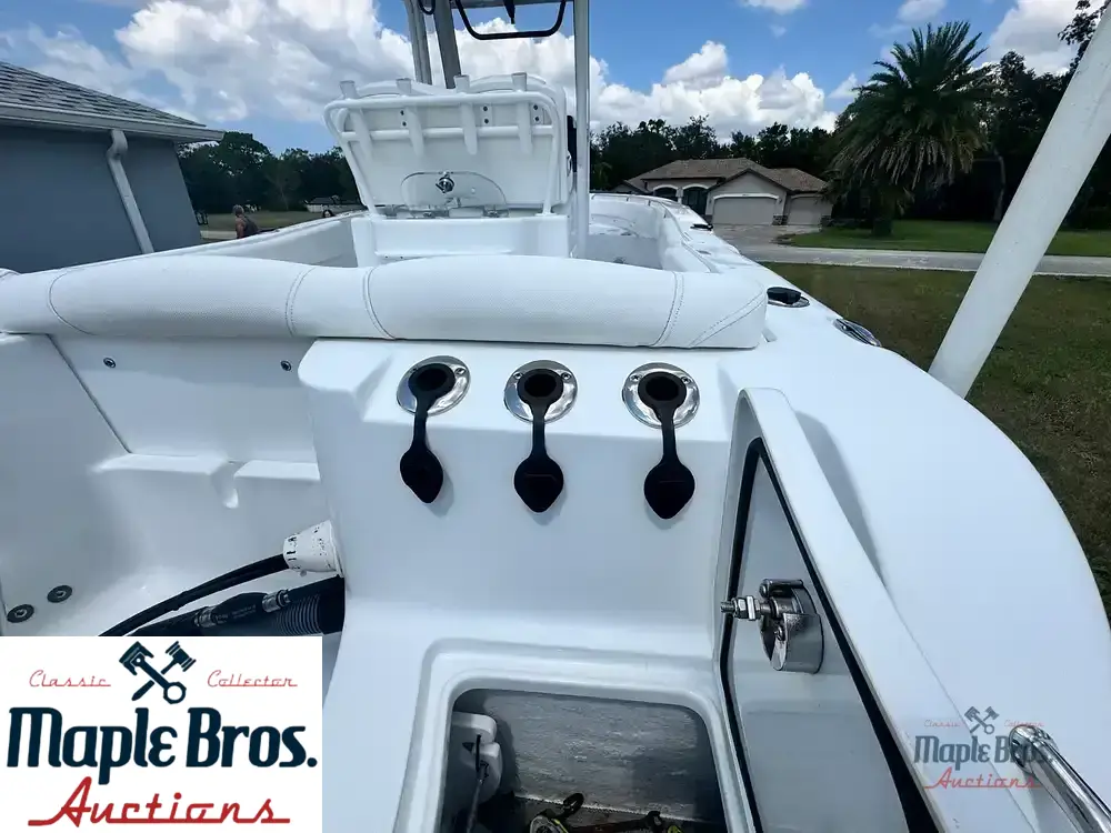 2018 Sea Hunt Ultra 235 SE