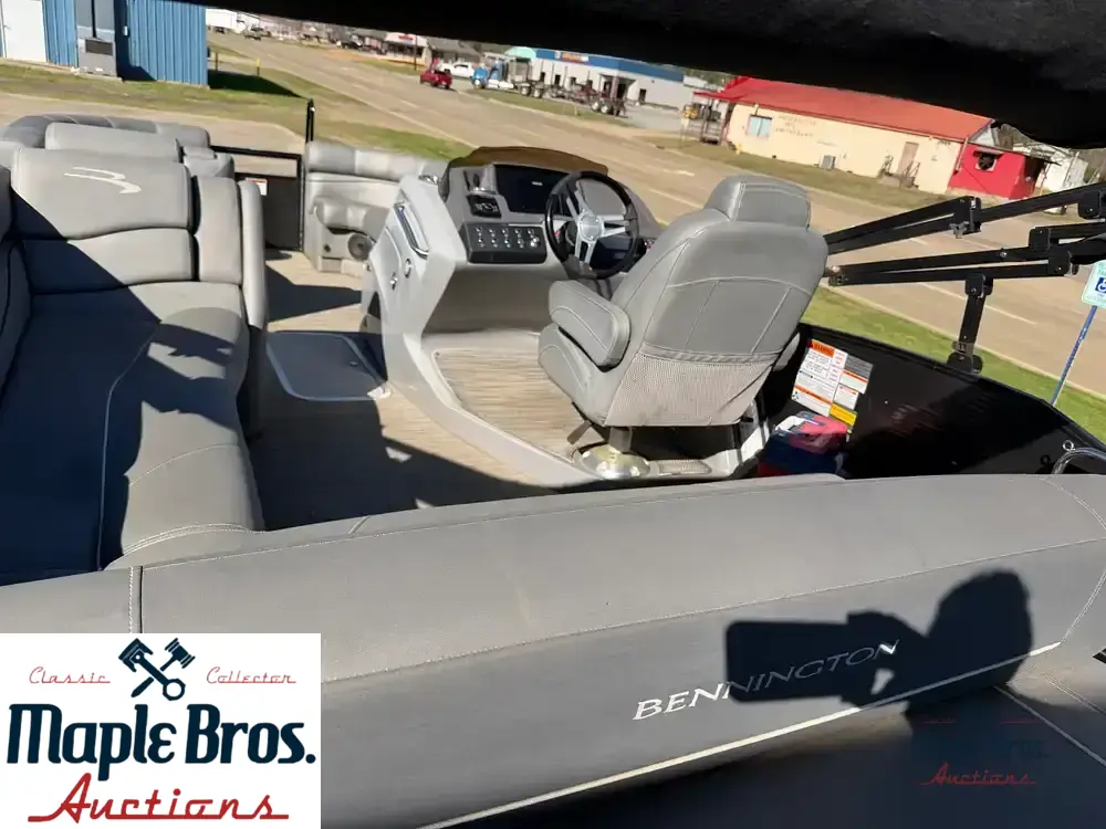 2021 Bennington R23