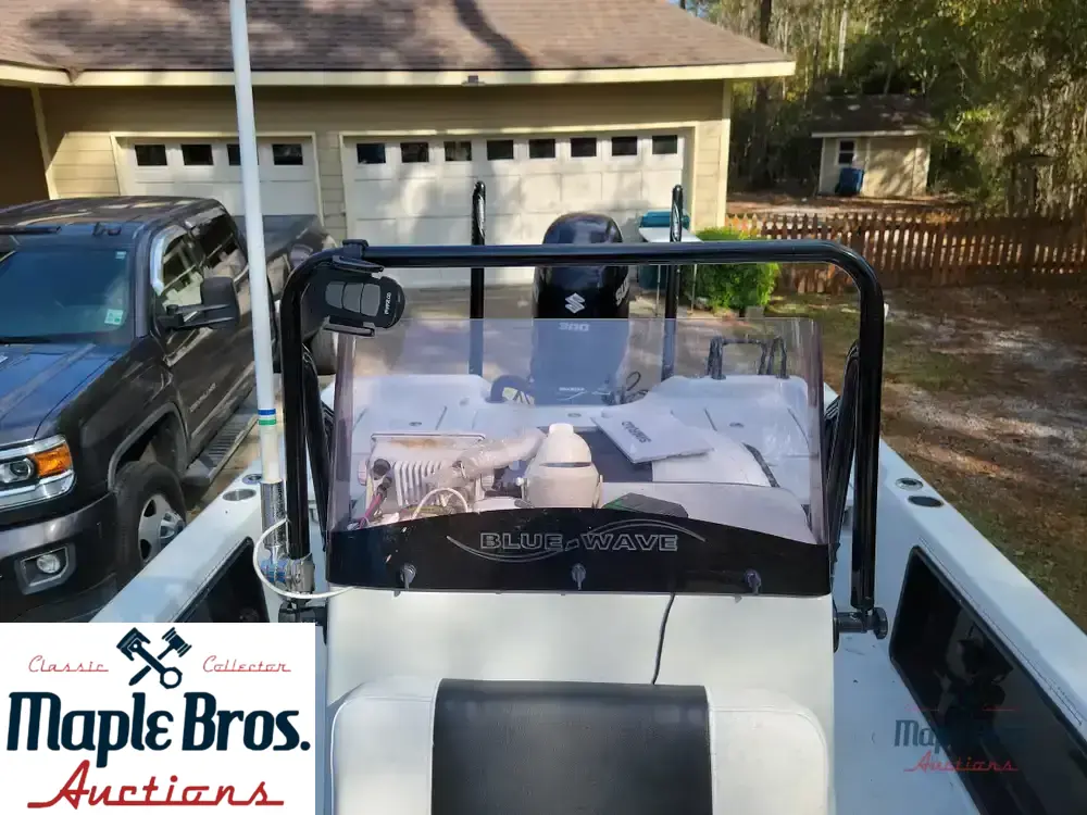 2018 Blue Wave 2400 Pure Bay