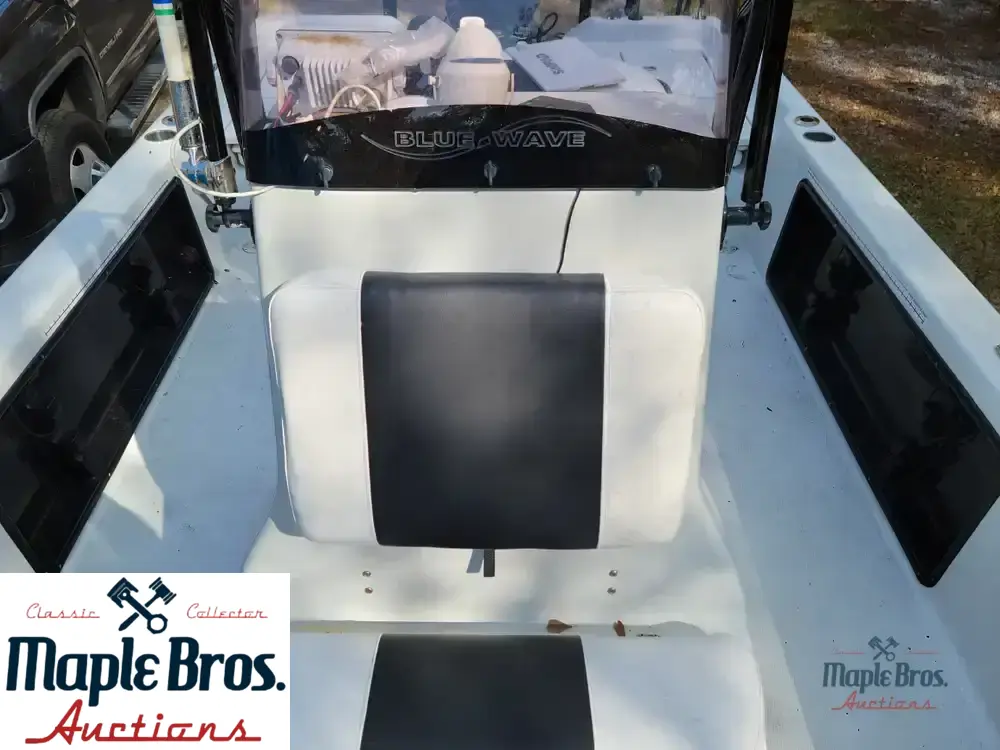 2018 Blue Wave 2400 Pure Bay