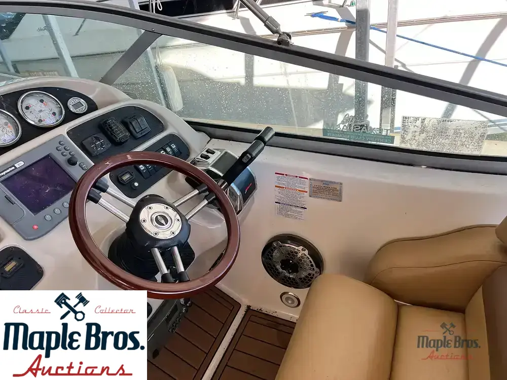 2005 Chaparral 310 Signature