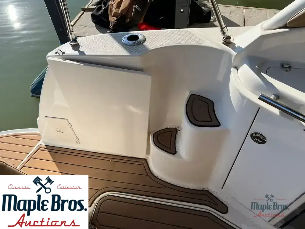 2005 Chaparral 310 Signature