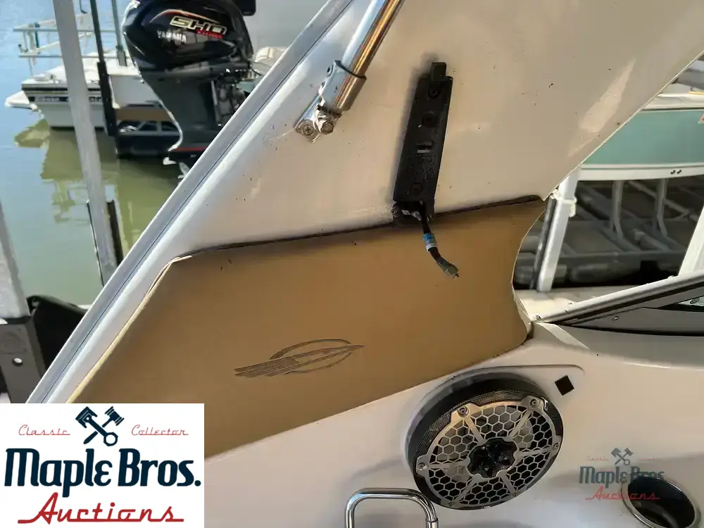 2005 Chaparral 310 Signature
