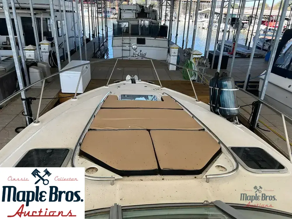 2005 Chaparral 310 Signature