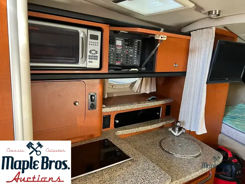 2005 Chaparral 310 Signature
